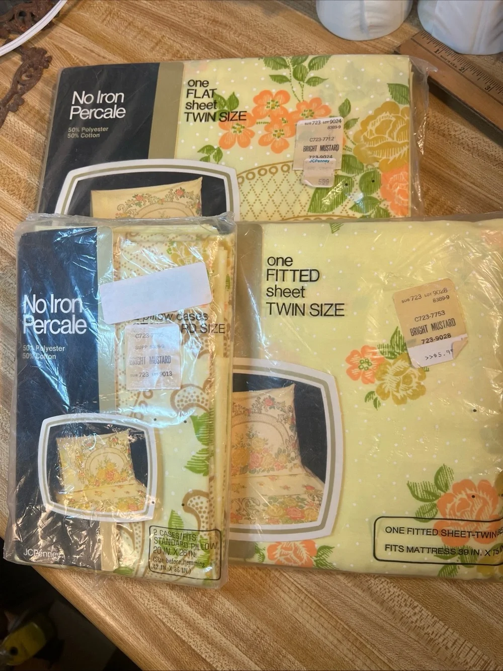 JC Penney No Iron Percale Floral Bright Mustard Twin Sheet Set Pillow Cases NOS